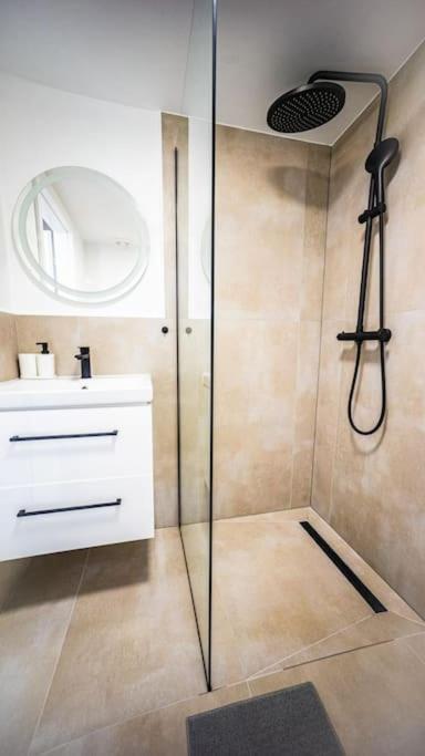 Stylish Apartment In Варшава Экстерьер фото
